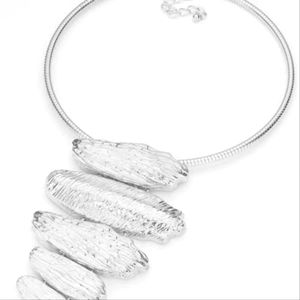 Beautiful Necklace and earrings set